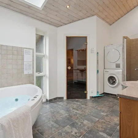 Cozy In Toftlund With Kitchen *
